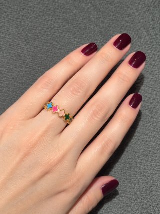Anillo Dorado con Flores de Colores