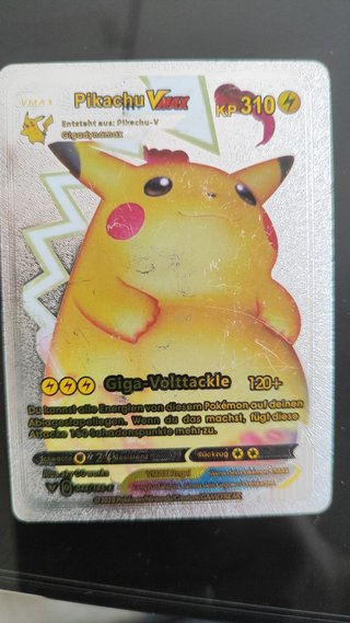 Carta Pokémon Pikachu VMAX