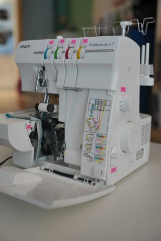 Remalladora/overlock Pfaff Hobbylock 2.0