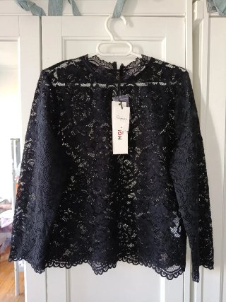 Blusa de encaje negra Morgan