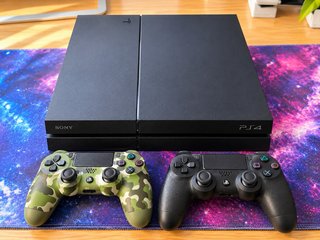PS4 (PlayStation 4) con 2 mandos