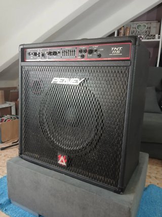Amplificador de Bajo Peavey TNT 115