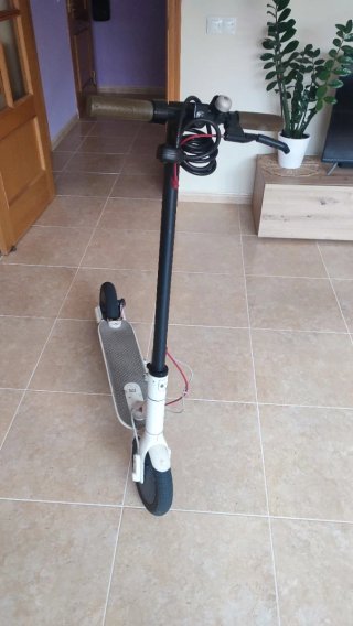 Patinete Eléctrico Xiaomi Mi Scooter M365