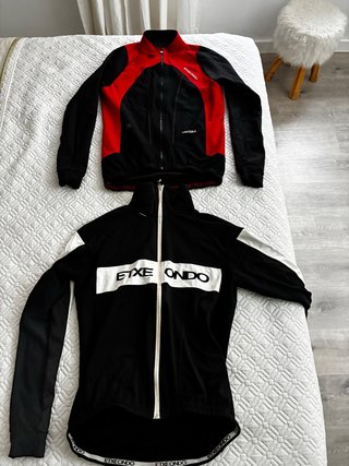 2 Chaquetas de Ciclismo Etxeondo
