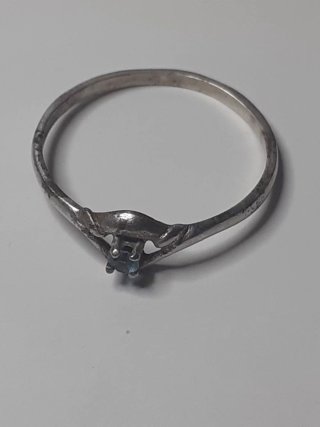 Anillo de plata con circonita azul