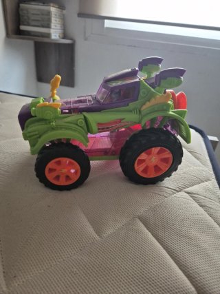 Coche SuperZings