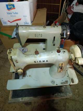 Máquina de coser Alfa y Sigma