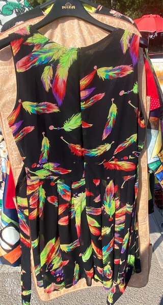Vestido negro Estampado Plumas colores