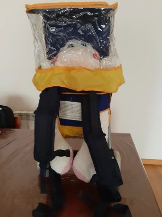 Mochila Chicco Scout, es antigua pero está bien