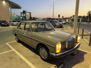 Mercedes 220d Sedán W114/115 (1968)