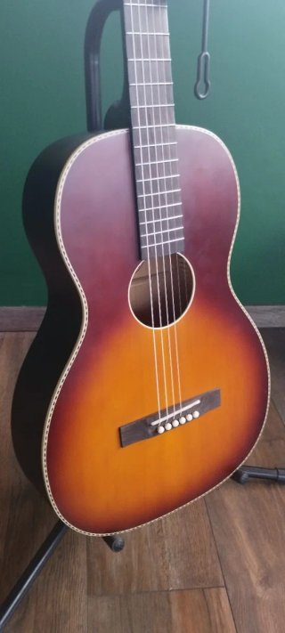 Guitarra Parlor con Fishman Sonitone