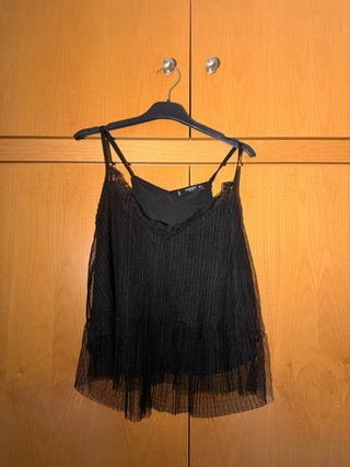 Blusa de tirantes negra Mango