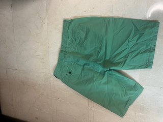 Bermuda Springfield Verde Talla 32