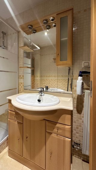 Conjunto de Mueble de Baño y Armario
