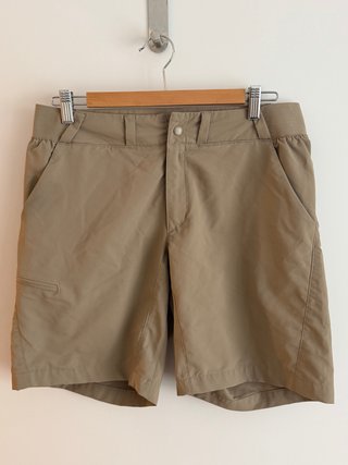 Pantalón corto de montaña beige