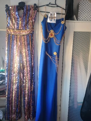 Vestido de azul con cadenas y otro kimono lentejue