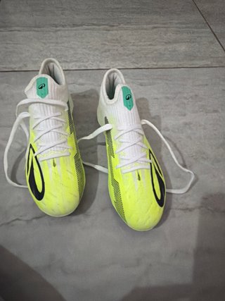 Botas de Fútbol Niño Talla 35