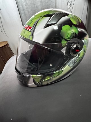 Casco de Moto LS2 con Estampado Floral, Tamaño S