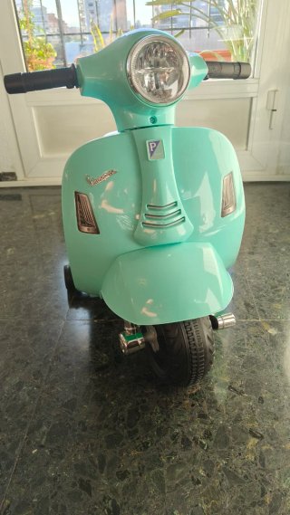 Moto Eléctrica Vespa Infantil Color Menta