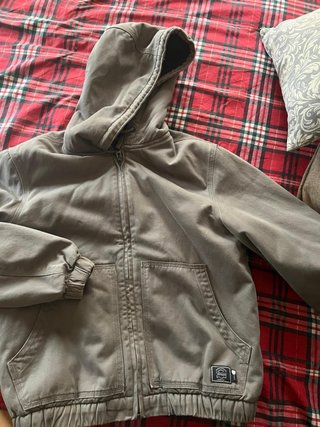 Chaqueta con capucha Zara gris