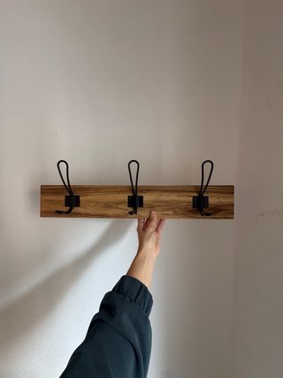 Perchero de pared madera y metal