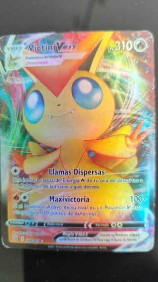 Carta Pokémon Victini VMAX (022/163)