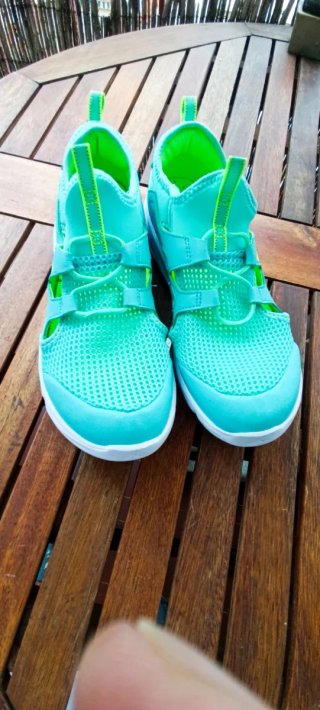 Zapatillas Decathlon Turquesa y Verde