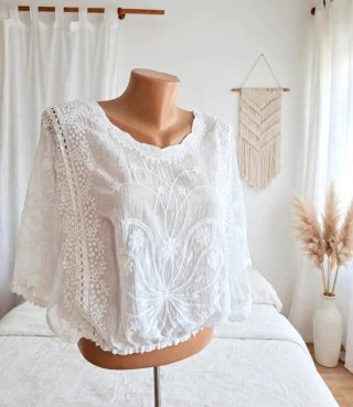 Blusa Blanca de Encaje