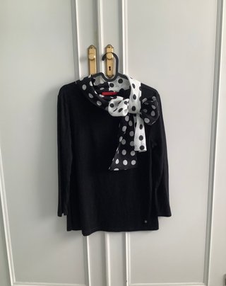 Blusa Carolina Herrera Negra y Blanca