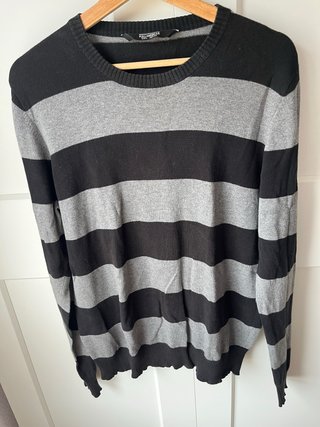 Jersey Pull And Bear Negro y Gris Talla L