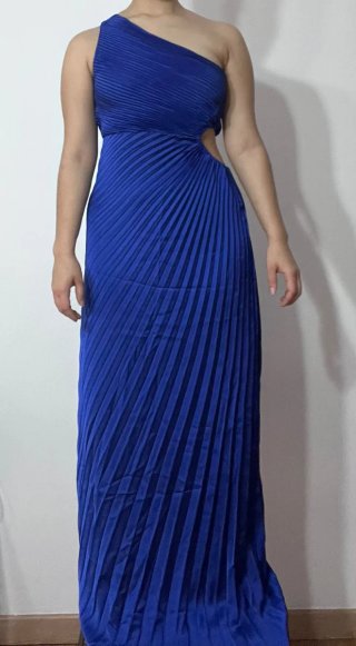 Vestido de fiesta azul plisado