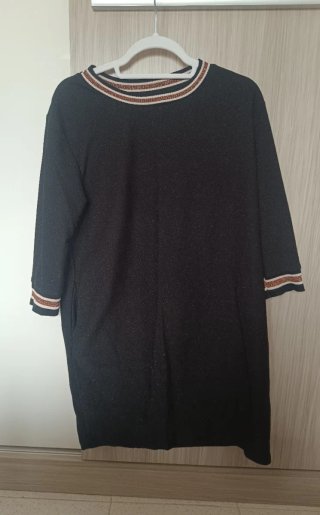 Vestido corto tipo túnica negro