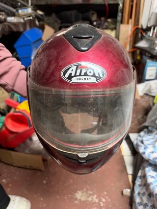 Casco de moto Airoh rojo
