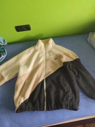 Chaqueta de borreguillo tricolor