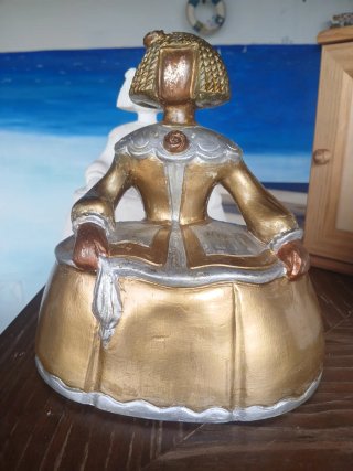 Figura Menina Dorada
