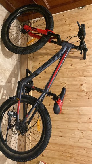 Bicicleta de Montaña Gris y Roja