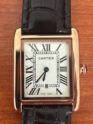 Reloj Cartier Tank con correa de piel