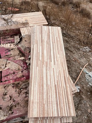 Zócalos de cerámica efecto madera