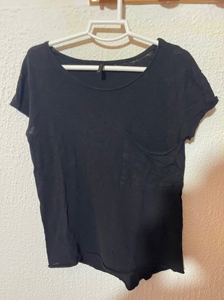 Camiseta negra de manga corta