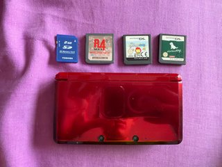 Nintendo 3DS Roja con Juegos y Cargador