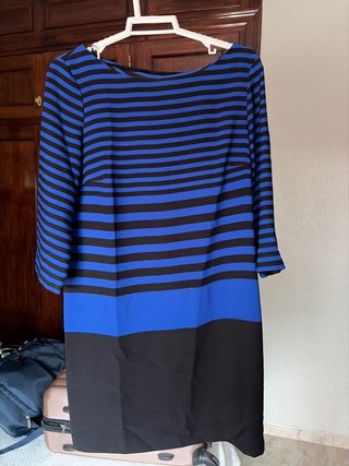Vestido recto de rayas azul y negro