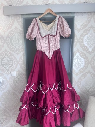 Vestido de flamenca burdeos y lunares