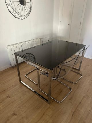 Mesa de Comedor con Cristal Negro