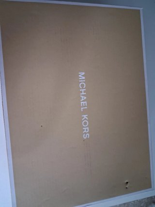 Caja de Zapatillas Michael Kors