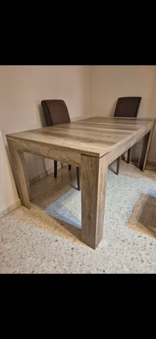 Mesa de Salón y 4 Sillas