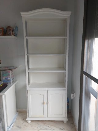 Estantería Blanca de Madera
