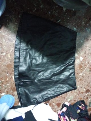 Falda pantalón negra efecto piel