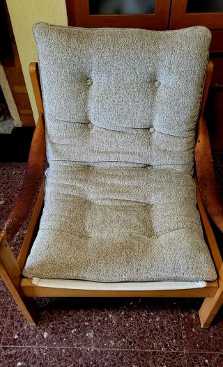 Butaca de madera y tela