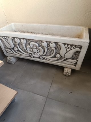 Jardinera de Piedra Blanca 79cmx28cm