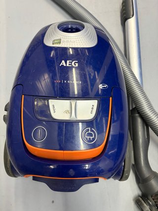 Aspiradora AEG VX8 X Silence